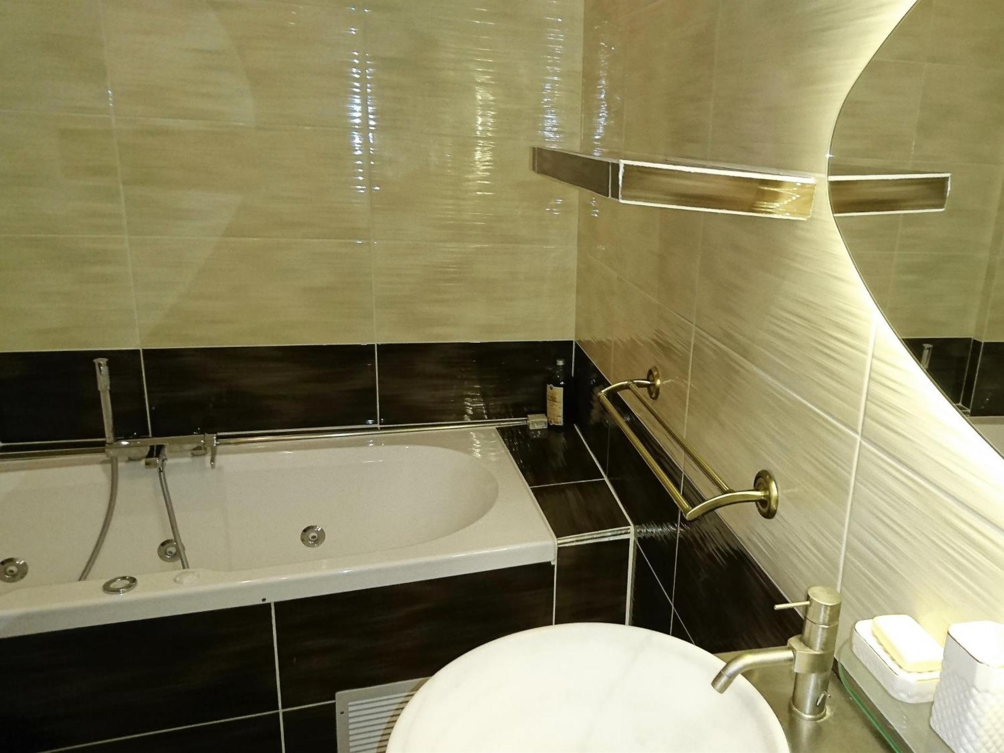 Chateau La Servayrie - Chambre D'Hotes Marcillac-Vallon Room photo