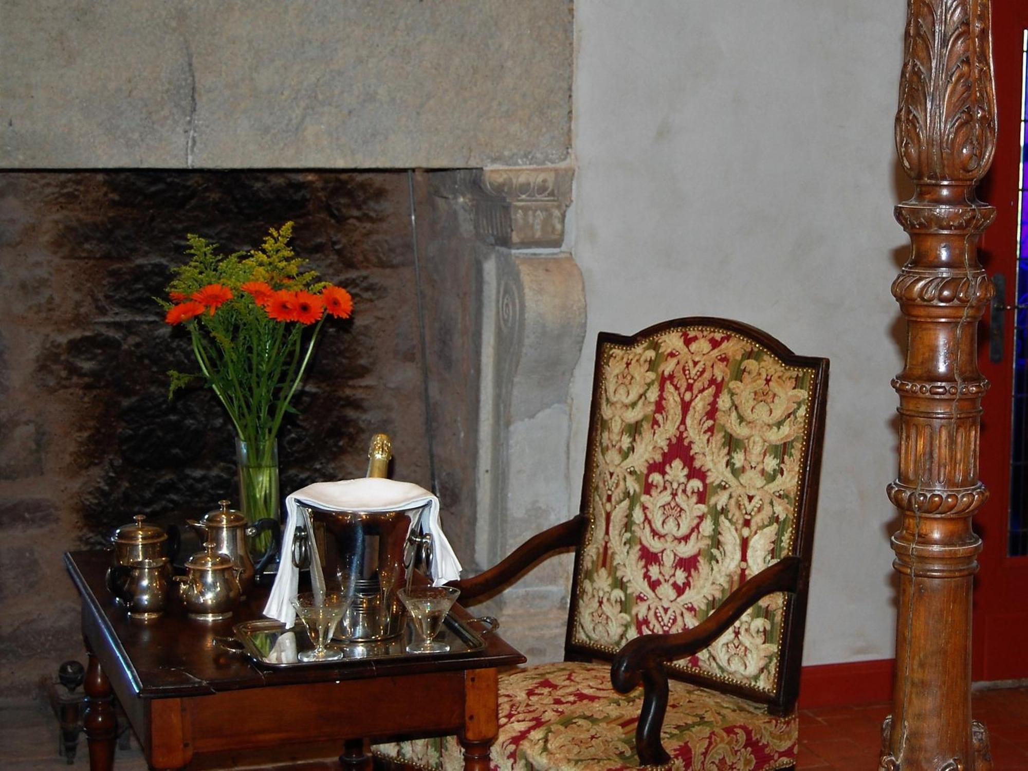 Chateau La Servayrie - Chambre D'Hotes Marcillac-Vallon Room photo