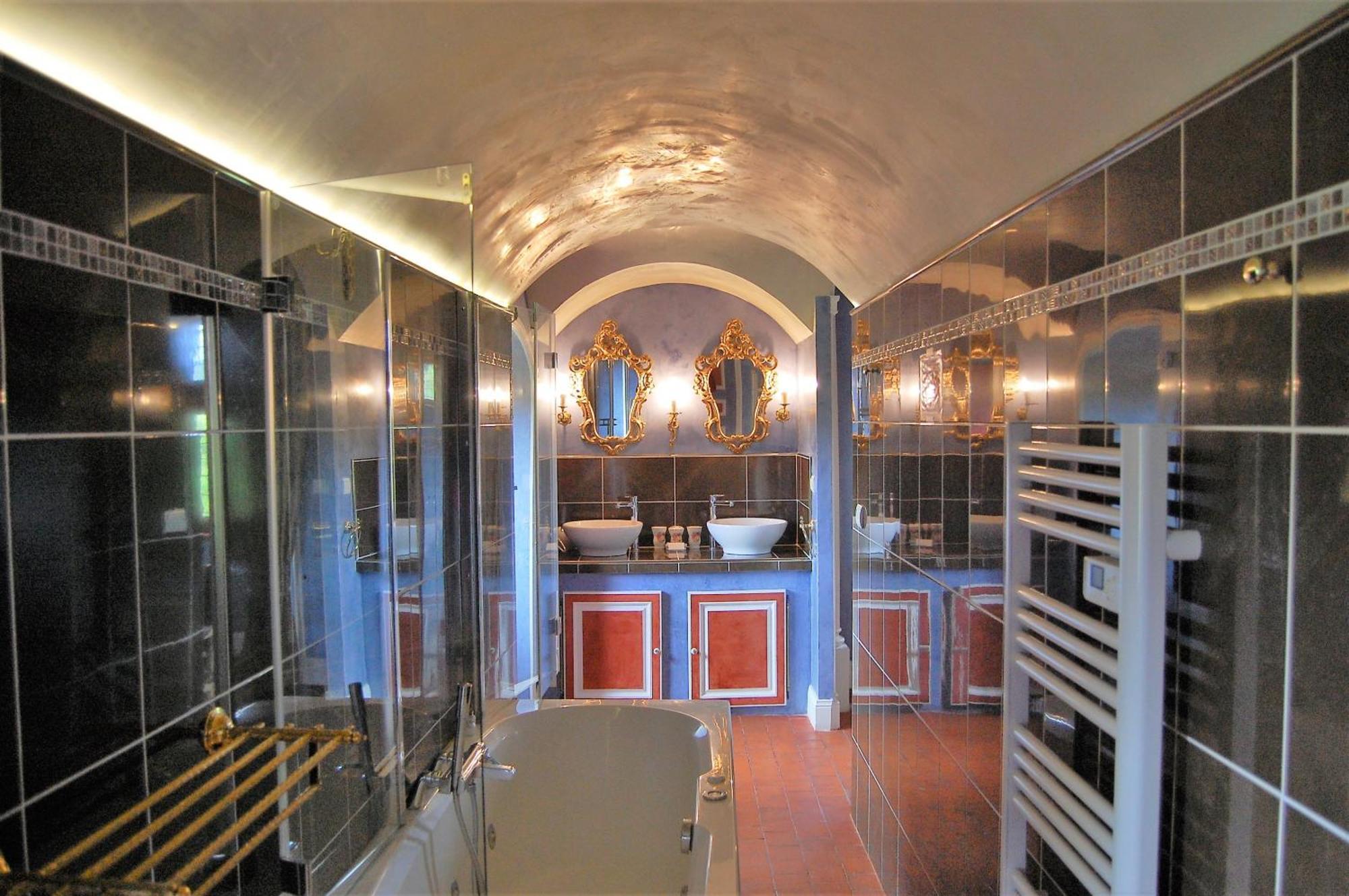 Chateau La Servayrie - Chambre D'Hotes Marcillac-Vallon Exterior photo